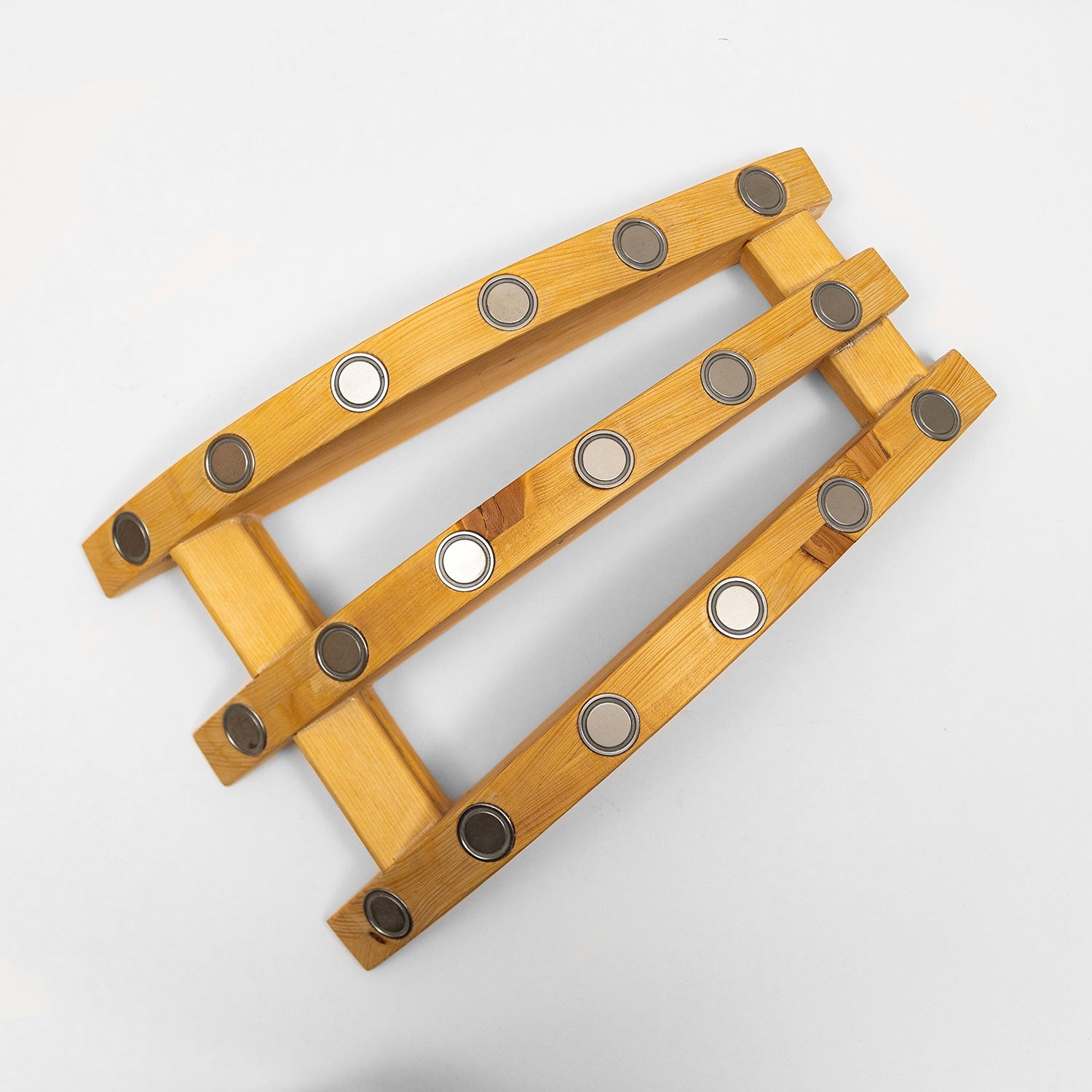 Lok za magnetno masažo hrbtenice