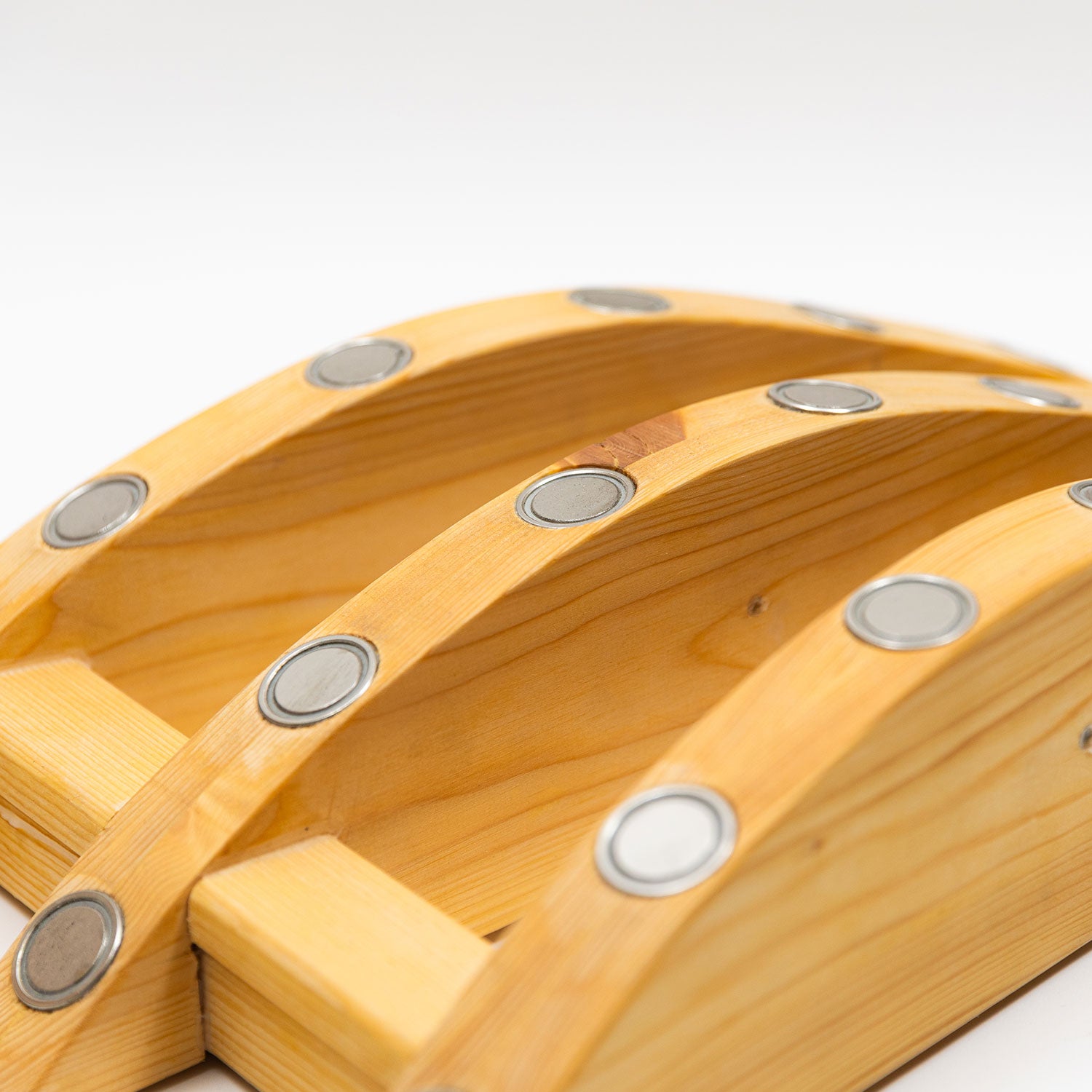 Lok za magnetno masažo hrbtenice