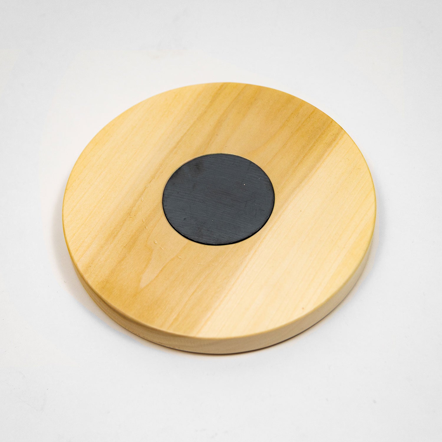 Vrč za magnetiziranje vode